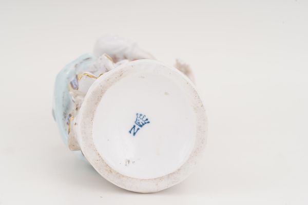 Figurina.<BR>Germania, Rudolstadt (Turingia), Manifattura Ernst Bohne S�hne, primo terzo del XX secolo.  - Asta Maioliche, Porcellane e Vetri - Associazione Nazionale - Case d'Asta italiane