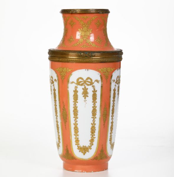 Vaso.<BR>Francia, XX secolo.  - Asta Maioliche, Porcellane e Vetri - Associazione Nazionale - Case d'Asta italiane