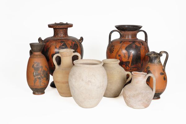 Otto vasi, XIX o XX secolo.  - Asta Maioliche, Porcellane e Vetri - Associazione Nazionale - Case d'Asta italiane