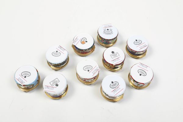 Lotto di 10 scatoline.<BR>Inghilterra, Halcyon Days Enamels, fine del XX secolo.  - Asta Maioliche, Porcellane e Vetri - Associazione Nazionale - Case d'Asta italiane