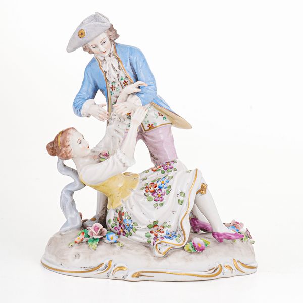 Gruppo galante.<BR>Germania, Rudolstadt (Turingia), Manifattura Ernst Bohne S�hne, primo terzo del XX secolo.  - Asta Maioliche, Porcellane e Vetri - Associazione Nazionale - Case d'Asta italiane