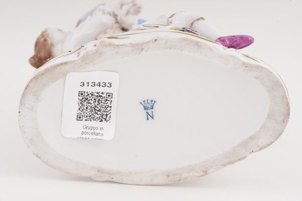 Gruppo galante.<BR>Germania, Rudolstadt (Turingia), Manifattura Ernst Bohne S�hne, primo terzo del XX secolo.  - Asta Maioliche, Porcellane e Vetri - Associazione Nazionale - Case d'Asta italiane