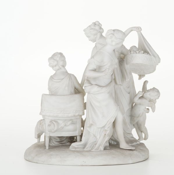 Gruppo raffigurante muse con putti, XX secolo.<BR>  - Asta Maioliche, Porcellane e Vetri - Associazione Nazionale - Case d'Asta italiane