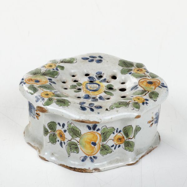 Spargi polverino.<BR>Veneto, XIX secolo.  - Asta Maioliche, Porcellane e Vetri - Associazione Nazionale - Case d'Asta italiane