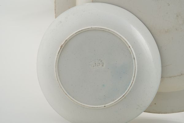 Parte di servizi da tavola.<BR>Inghilterra, Italia, Francia, diverse manifatture, verso la fine del XIX secolo - inizi del XX secolo.  - Asta Maioliche, Porcellane e Vetri - Associazione Nazionale - Case d'Asta italiane