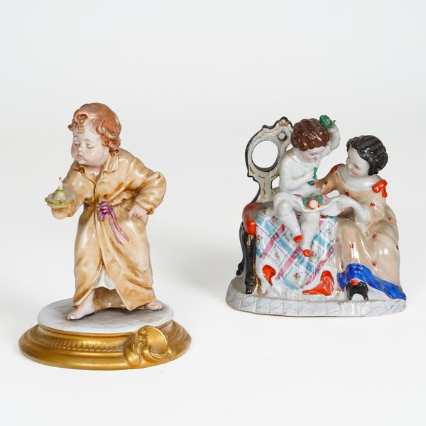 Due figure in porcellana, XIX e XX secolo.  - Asta Maioliche, Porcellane e Vetri - Associazione Nazionale - Case d'Asta italiane