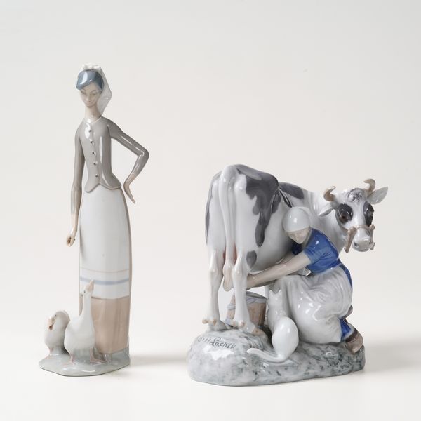 Due gruppi.<BR>Danimarca, Manifattura Bing & Grondahl, XX secolo.<BR>Spagna, Manifattura Lladro, XX seolo.  - Asta Maioliche, Porcellane e Vetri - Associazione Nazionale - Case d'Asta italiane