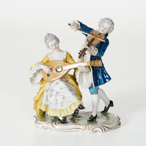 Gruppo con coppia di musicanti.<BR>Probabilmente Doccia, Manifattura Richard Ginori, XX secolo.  - Asta Maioliche, Porcellane e Vetri - Associazione Nazionale - Case d'Asta italiane