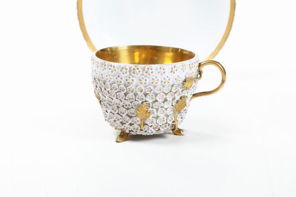 Tazza con piattino.<BR>Meissen, met del XIX secolo circa.  - Asta Maioliche, Porcellane e Vetri - Associazione Nazionale - Case d'Asta italiane
