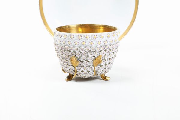 Tazza con piattino.<BR>Meissen, met del XIX secolo circa.  - Asta Maioliche, Porcellane e Vetri - Associazione Nazionale - Case d'Asta italiane