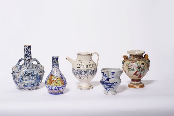 Lotto di diverse ceramiche, XIX-XX secolo.  - Asta Maioliche, Porcellane e Vetri - Associazione Nazionale - Case d'Asta italiane