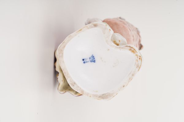 Figurina.<BR>Germania, Rudolstadt (Turingia), Manifattura Ernst Bohne Shne, primo terzo del XX secolo.  - Asta Maioliche, Porcellane e Vetri - Associazione Nazionale - Case d'Asta italiane