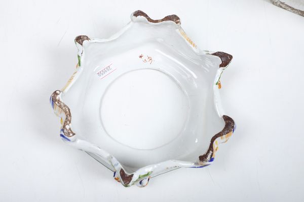 Coppia di vasi.<BR>Nove, XX secolo.  - Asta Maioliche, Porcellane e Vetri - Associazione Nazionale - Case d'Asta italiane