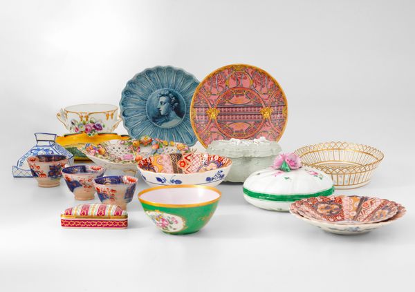 Lotto di ceramiche, XX secolo.  - Asta Maioliche, Porcellane e Vetri - Associazione Nazionale - Case d'Asta italiane