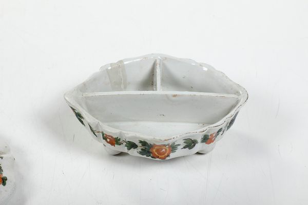 Piccola terrina con coperchio.<BR>Veneto, probabilmente Nove, XIX secolo.  - Asta Maioliche, Porcellane e Vetri - Associazione Nazionale - Case d'Asta italiane