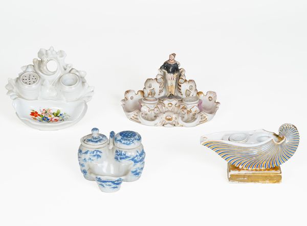 Quattro servizi da scrittoio, XIX e XX secolo.  - Asta Maioliche, Porcellane e Vetri - Associazione Nazionale - Case d'Asta italiane