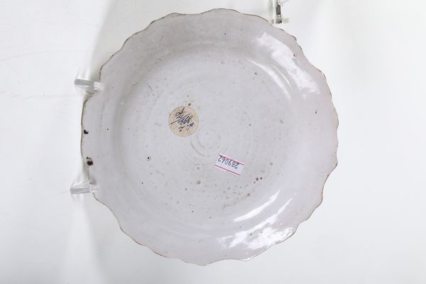 Tre piatti.<BR>Veneto, XIX secolo.  - Asta Maioliche, Porcellane e Vetri - Associazione Nazionale - Case d'Asta italiane