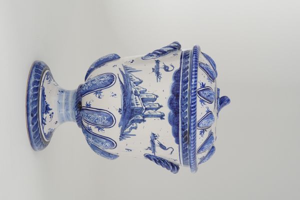 Vaso con coperchio.<BR>Liguria, XX secolo.  - Asta Maioliche, Porcellane e Vetri - Associazione Nazionale - Case d'Asta italiane