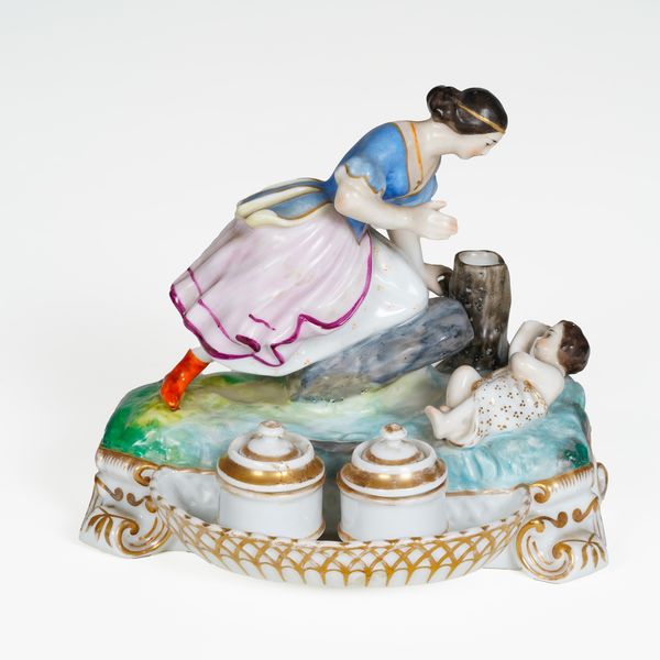 Servizio da scrittorio figurato, XIX secolo.  - Asta Maioliche, Porcellane e Vetri - Associazione Nazionale - Case d'Asta italiane