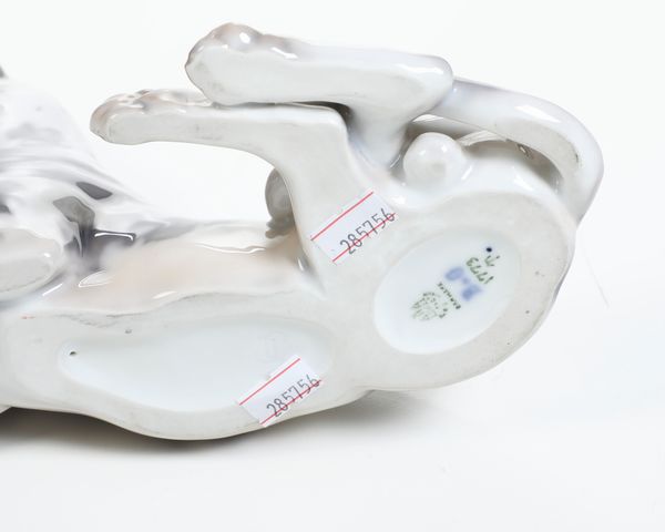 Vaso.<BR>Danimarca, Manifattura Royal Copenaghen, 1955.  - Asta Maioliche, Porcellane e Vetri - Associazione Nazionale - Case d'Asta italiane