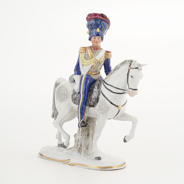 Figurina di soldato a cavallo.<BR>Germania, Turingia, Manifattura di Sitzendorf, XX secolo.  - Asta Maioliche, Porcellane e Vetri - Associazione Nazionale - Case d'Asta italiane