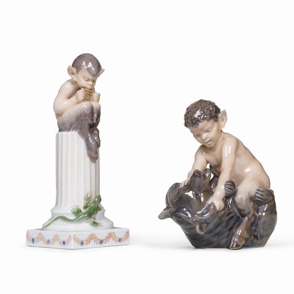Due figurine.<BR>Danimarca, Manifattura Royal Copenhagen, XX secolo.  - Asta Maioliche, Porcellane e Vetri - Associazione Nazionale - Case d'Asta italiane