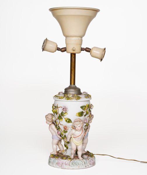 Vaso montato a lampada.<BR>Germania, Manifattura di Sitzendorf, primi decenni del XX secolo.  - Asta Maioliche, Porcellane e Vetri - Associazione Nazionale - Case d'Asta italiane