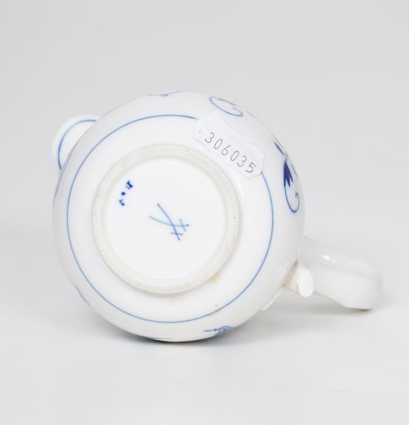 Lattiera.<BR>Meissen, XX secolo.  - Asta Maioliche, Porcellane e Vetri - Associazione Nazionale - Case d'Asta italiane