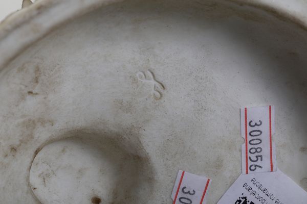 Due gruppi, XX secolo.  - Asta Maioliche, Porcellane e Vetri - Associazione Nazionale - Case d'Asta italiane