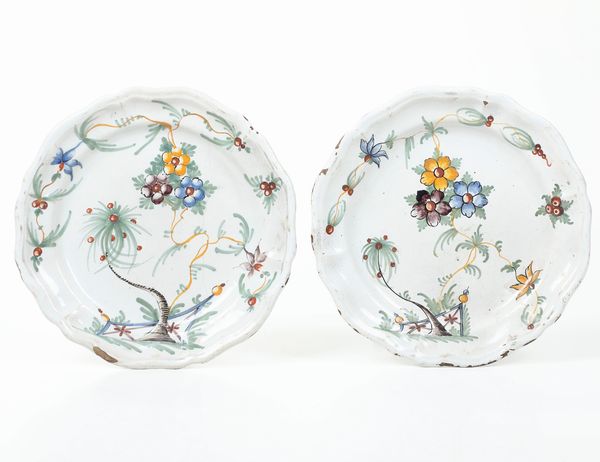 Coppia di piatti.<BR>Nove, XIX secolo.<BR>  - Asta Maioliche, Porcellane e Vetri - Associazione Nazionale - Case d'Asta italiane