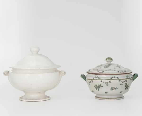 Due zuppiere, XX secolo.  - Asta Maioliche, Porcellane e Vetri - Associazione Nazionale - Case d'Asta italiane