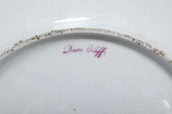 Piatto.<BR>Inghilterra, Stafforshire, Manifattura Cliff, 1878-1904.  - Asta Maioliche, Porcellane e Vetri - Associazione Nazionale - Case d'Asta italiane