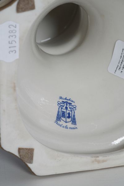 Vaso.<BR>Francia, XX secolo.  - Asta Maioliche, Porcellane e Vetri - Associazione Nazionale - Case d'Asta italiane