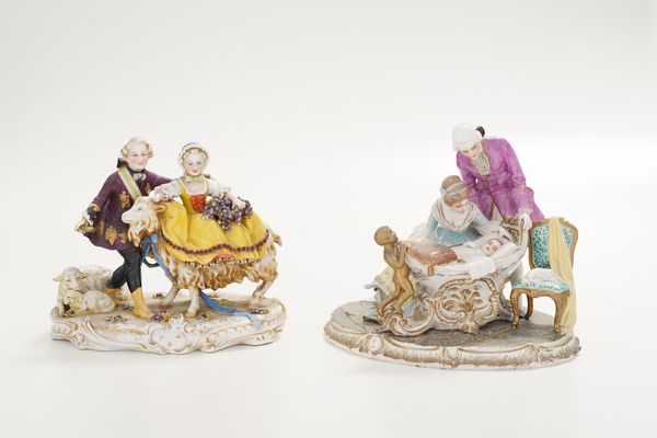 Due gruppi con scene galanti, XX secolo.<BR>  - Asta Maioliche, Porcellane e Vetri - Associazione Nazionale - Case d'Asta italiane