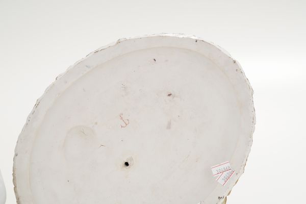 Due gruppi con scene galanti, XX secolo.<BR>  - Asta Maioliche, Porcellane e Vetri - Associazione Nazionale - Case d'Asta italiane