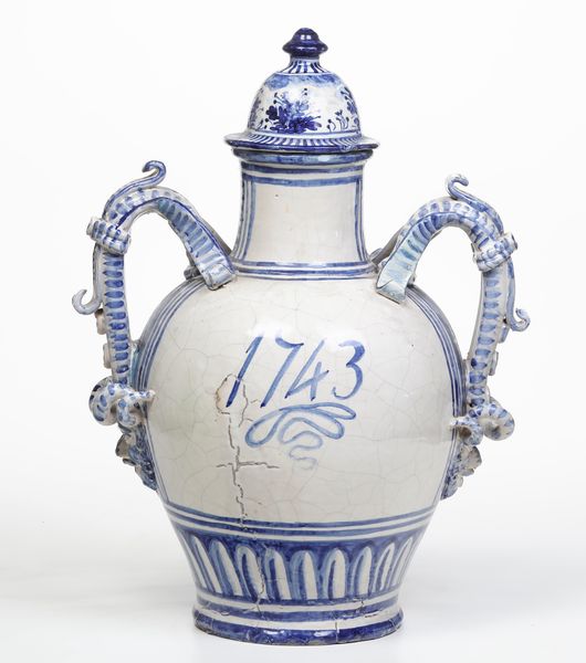 Grande vaso biansato datato 1743.<BR>Probabilmente Napoli, prima met del XX secolo.  - Asta Maioliche, Porcellane e Vetri - Associazione Nazionale - Case d'Asta italiane