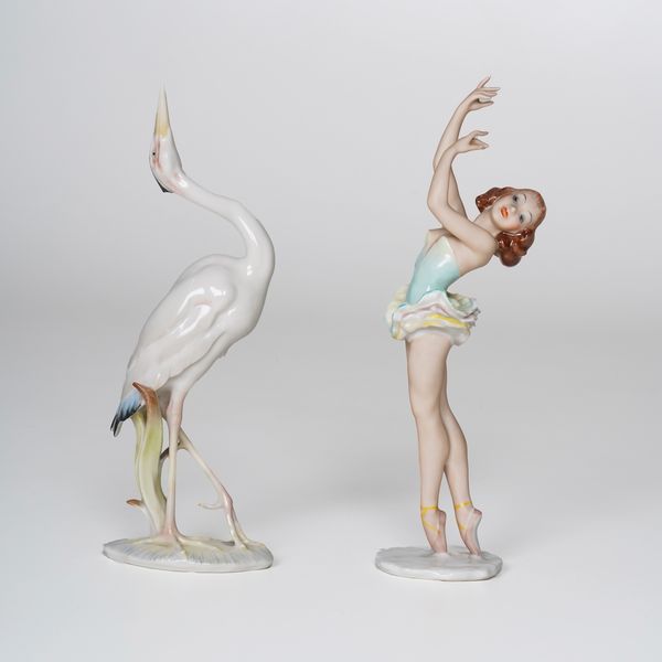 Due figurine, ballerina e airone.<BR>Germania, Manifattura Hutschenreuther, secondo quarto del XX secolo.  - Asta Maioliche, Porcellane e Vetri - Associazione Nazionale - Case d'Asta italiane