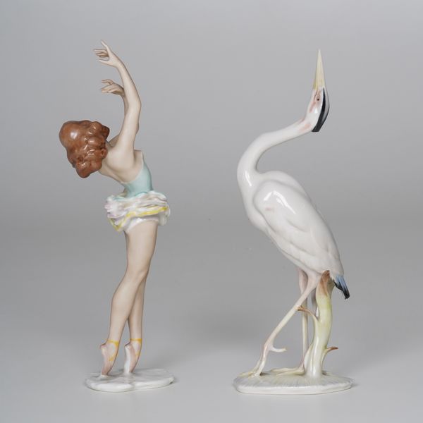 Due figurine, ballerina e airone.<BR>Germania, Manifattura Hutschenreuther, secondo quarto del XX secolo.  - Asta Maioliche, Porcellane e Vetri - Associazione Nazionale - Case d'Asta italiane