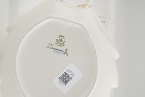 Vassoio a foglia.<BR>Danimarca, Manifattura Royal Copenhagen, 1955 circa.  - Asta Maioliche, Porcellane e Vetri - Associazione Nazionale - Case d'Asta italiane