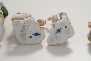 Sei figurine.<BR>Doccia, Manifattura Ginori e Turingia, Manifattura di Rudolstadt, XX secolo.  - Asta Maioliche, Porcellane e Vetri - Associazione Nazionale - Case d'Asta italiane