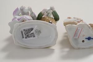 Sei figurine.<BR>Doccia, Manifattura Ginori e Turingia, Manifattura di Rudolstadt, XX secolo.  - Asta Maioliche, Porcellane e Vetri - Associazione Nazionale - Case d'Asta italiane