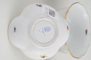 Cinque diverse porcellane Rotschild.<BR>Ungheria, Manifattura Herend, XX secolo.  - Asta Maioliche, Porcellane e Vetri - Associazione Nazionale - Case d'Asta italiane