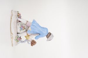 Gruppo galante.<BR>Germania, Rudolstadt (Turingia), Manifattura Ernst Bohne S�hne, primo terzo del XX secolo.  - Asta Maioliche, Porcellane e Vetri - Associazione Nazionale - Case d'Asta italiane