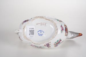 Versatoio a forma di papera.<BR>Parigi, Manifattura Porcelaine de Paris, XX secolo.  - Asta Maioliche, Porcellane e Vetri - Associazione Nazionale - Case d'Asta italiane