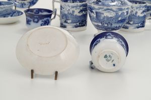 Servizio da t.<BR>Inghilterra, Manifatture di Wedgwood e Copeland, fine del XIX inizio del XX secolo.  - Asta Maioliche, Porcellane e Vetri - Associazione Nazionale - Case d'Asta italiane