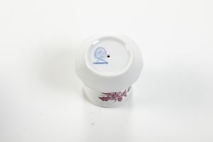 Un cofanetto a forma di uovo e un portauovo.<BR>Ungheria, Manifattura Herend, XX secolo.  - Asta Maioliche, Porcellane e Vetri - Associazione Nazionale - Case d'Asta italiane