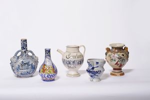Lotto di diverse ceramiche, XIX-XX secolo.  - Asta Maioliche, Porcellane e Vetri - Associazione Nazionale - Case d'Asta italiane