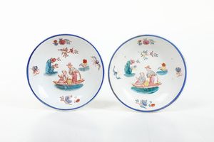 Coppia di tazze con piattino.<BR>Veneto, probabilmente Nove, XIX secolo.  - Asta Maioliche, Porcellane e Vetri - Associazione Nazionale - Case d'Asta italiane