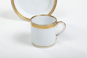 Tazza con piattino.<BR>Vienna, verso il 1850.  - Asta Maioliche, Porcellane e Vetri - Associazione Nazionale - Case d'Asta italiane