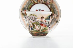 Tazza con piattino.<BR>Turingia, XX secolo.  - Asta Maioliche, Porcellane e Vetri - Associazione Nazionale - Case d'Asta italiane